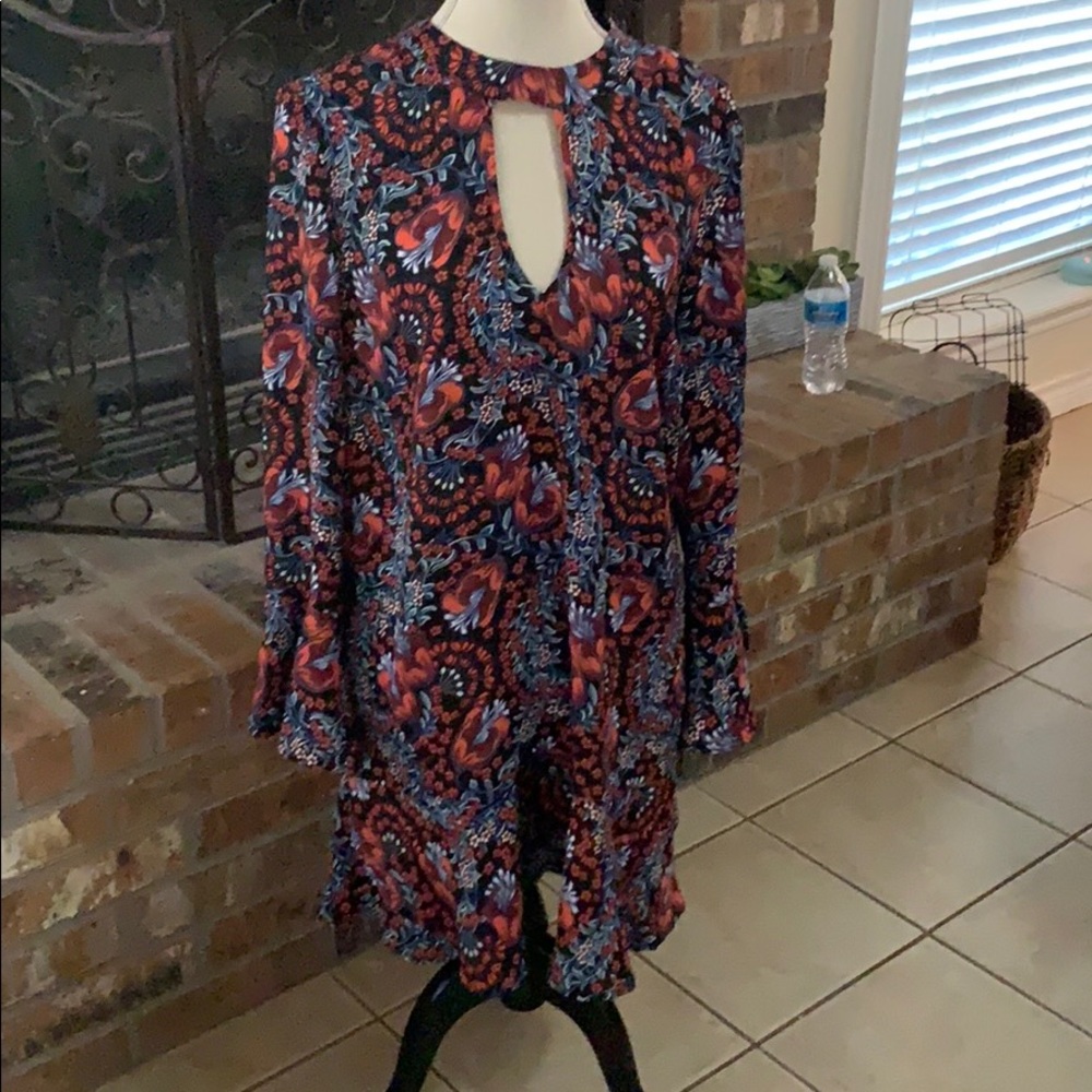 Size large  dress never worn.